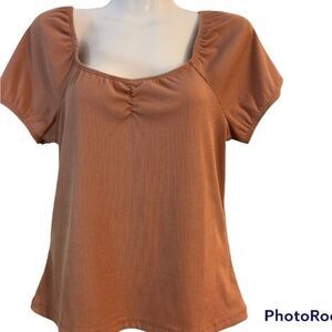 NO COMMENT top Size M puff sleeve accented bust lightly ribbed‎ mauve NWT